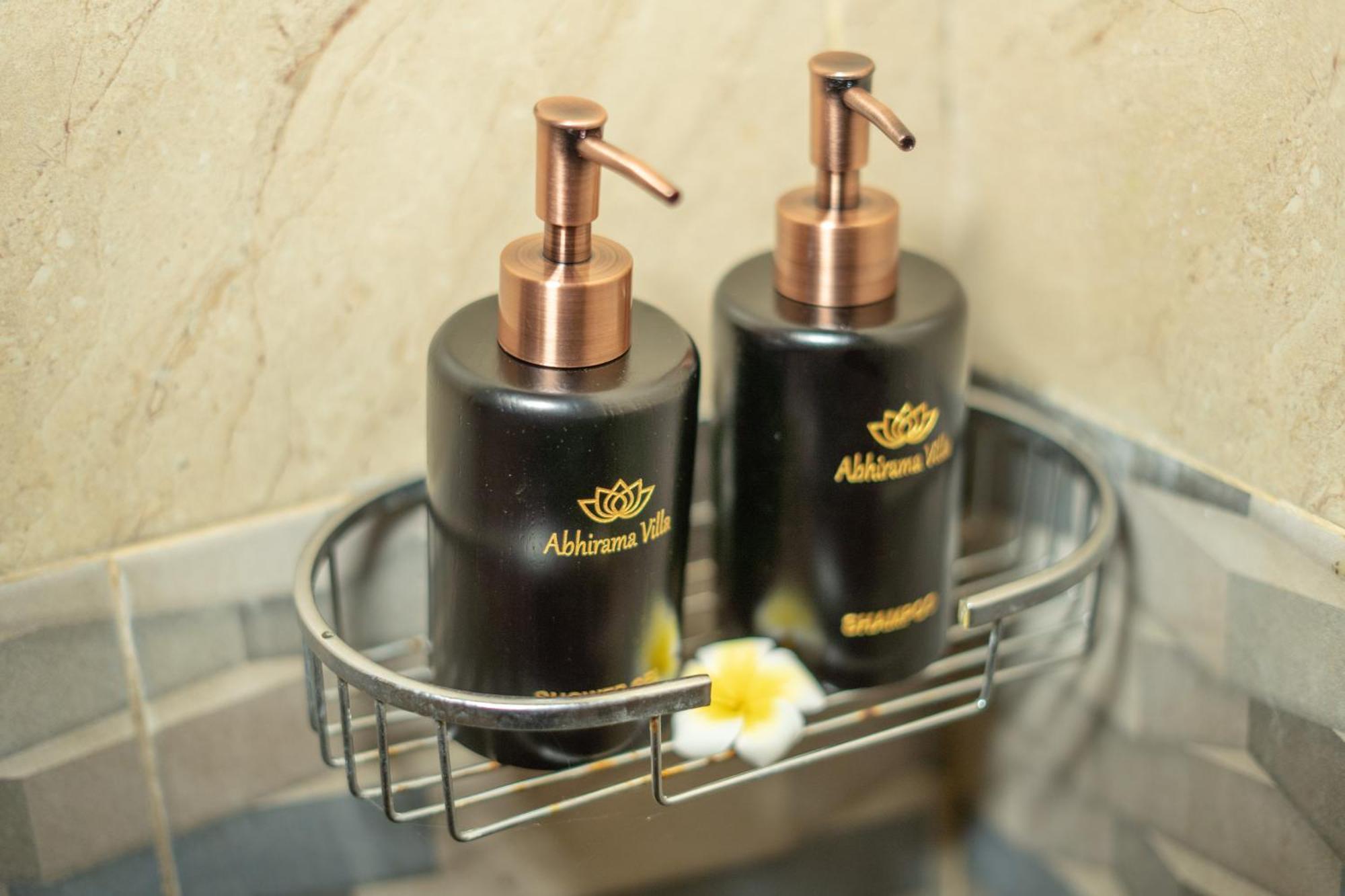 Abhirama Villas And Spa Ubud Buitenkant foto