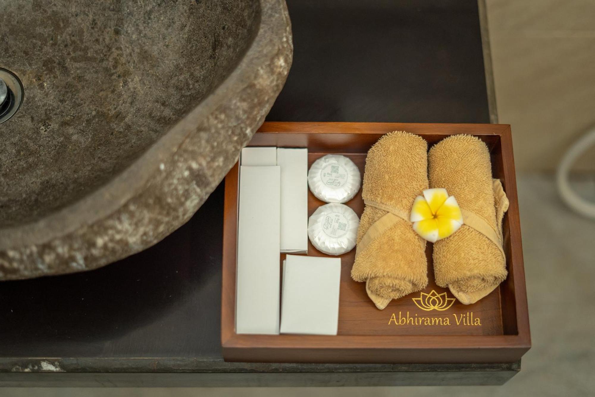 Abhirama Villas And Spa Ubud Buitenkant foto